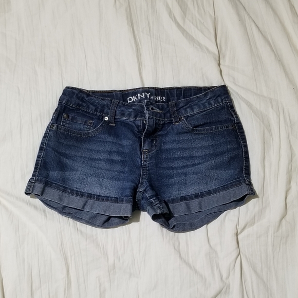 Shorts - Picture 2 of 4